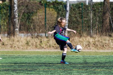 Bild 205 - B-Juniorinnen SV Henstedt-Ulzburg - MTSV Olympia Neum�nster : Ergebnis: 0:4